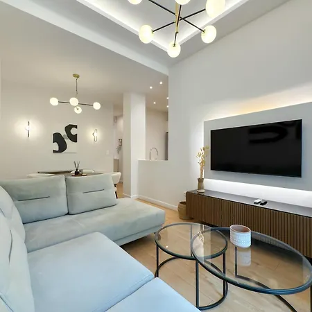 Luxury Downtown A1